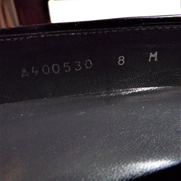 STUART WEITZMAN size 8M black low-heel open-toe pumps fabric uppers - Picture 16 of 16